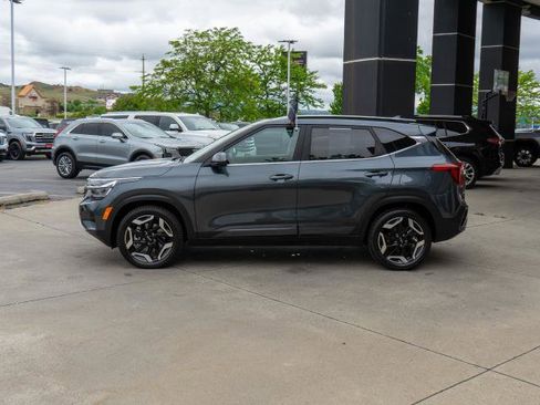 Certified 2025 Kia Seltos SX w/ SX Sunroof Package AWD/4WD image 4