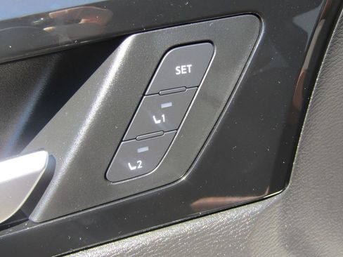 Used 2025 Mitsubishi Outlander SEL AWD/4WD image 28