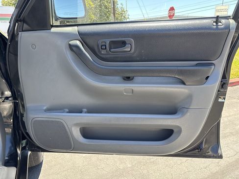 Used 1998 Honda CR-V LX image 36