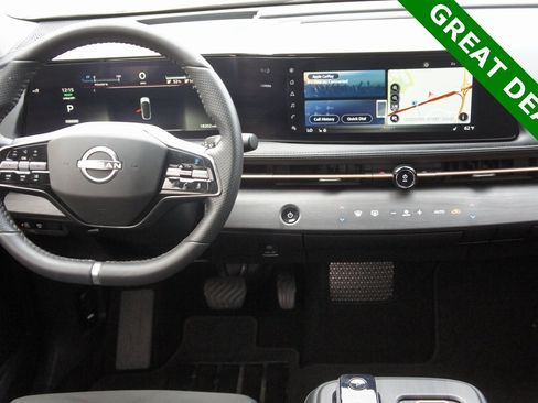 Used 2023 Nissan Ariya AWD image 13