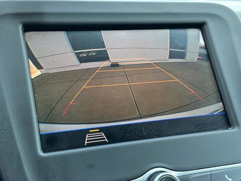 Used 2020 Chevrolet Equinox LS FWD image 19
