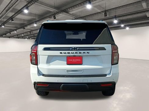 Used 2024 Chevrolet Suburban Z71 w/ Luxury Package AWD/4WD image 15