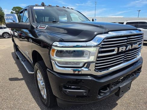Used 2023 RAM 2500 Laramie AWD/4WD image 2