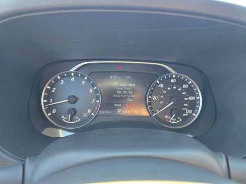 Used 2023 Nissan Frontier SV image 12