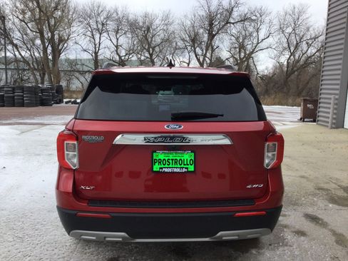 Used 2022 Ford Explorer XLT w/ Equipment Group 202A image 5