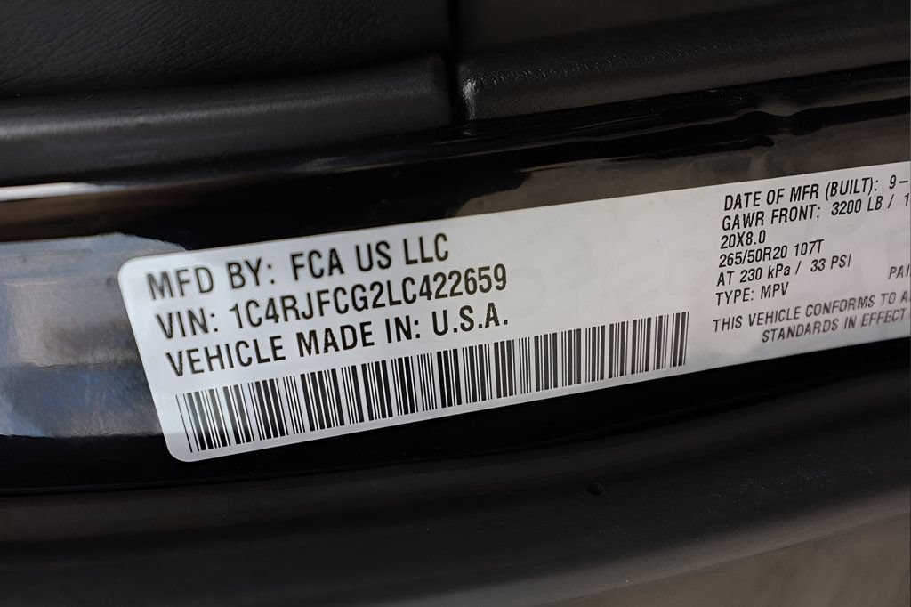 Used 2020 Jeep Grand Cherokee Overland AWD/4WD image 37