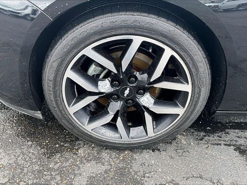 Used 2015 Chevrolet Impala LT w/ Convenience Package FWD image 2