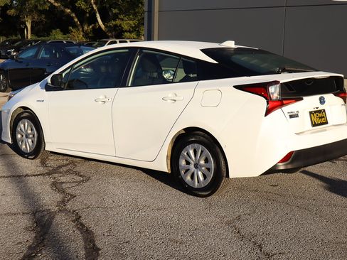 Used 2022 Toyota Prius LE image 6