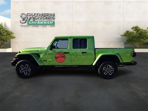 New 2025 Jeep Gladiator Mojave image 2