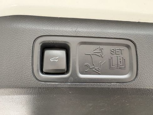 Used 2022 Ford Expedition Limited image 27