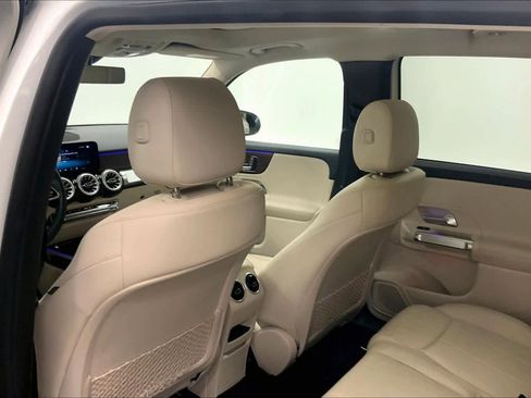 Certified 2022 Mercedes-Benz GLB 250 4MATIC image 16