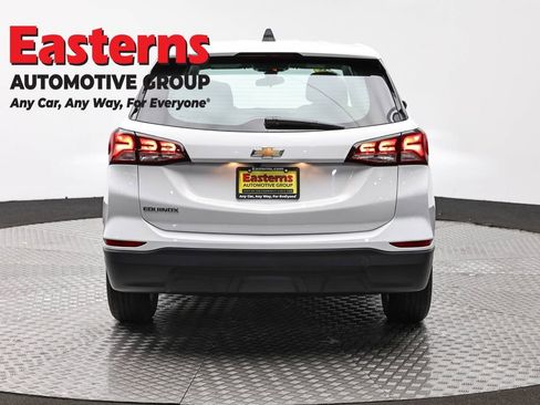 Used 2022 Chevrolet Equinox LS FWD image 6