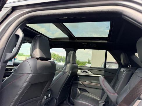 Certified 2025 Ford Explorer ST AWD/4WD image 12
