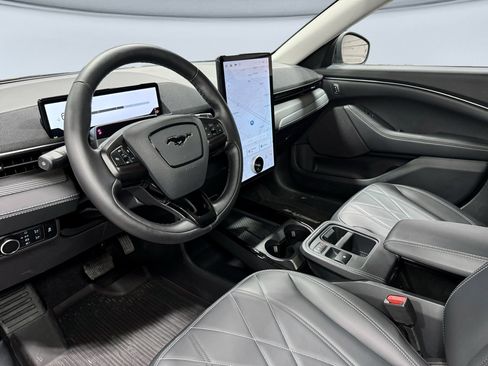 Used 2025 Ford Mustang Mach-E Select w/ Comfort Package Lite image 18