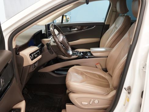 Used 2022 Lincoln Nautilus Reserve AWD/4WD image 4
