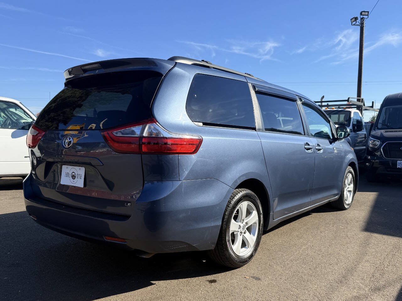 Used 2015 Toyota Sienna LE FWD image 5