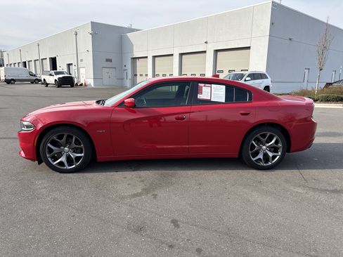 Used 2016 Dodge Charger R/T w/ Navigation & Travel Group image 6