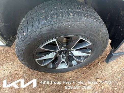 Used 2017 Chevrolet Silverado 1500 LT w/ LT Fleet Convenience Package AWD/4WD image 13