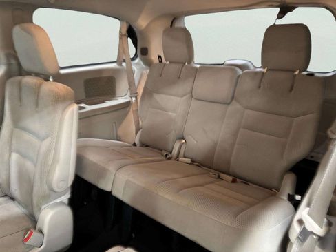Used 2016 Dodge Grand Caravan American Value Package FWD image 16