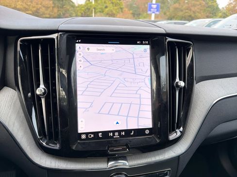 Certified 2025 Volvo XC60 B5 Plus image 39