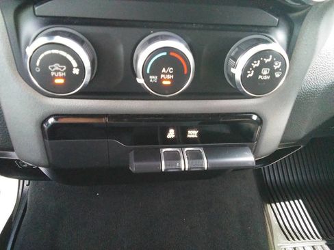 Used 2021 RAM 1500 Big Horn AWD/4WD image 25