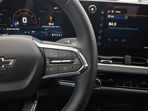 Used 2025 Chevrolet Equinox LT w/ Midnight Edition image 21