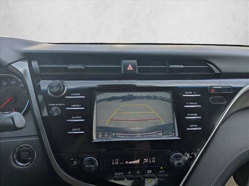 Used 2018 Toyota Camry XSE FWD image 13