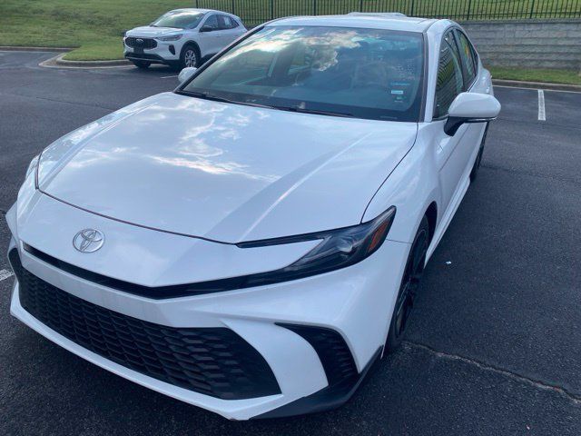 Used 2025 Toyota Camry SE FWD image 2
