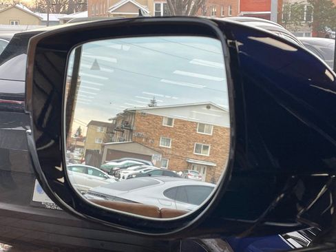 Used 2025 INFINITI QX80 Sensory image 19