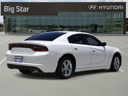Used 2022 Dodge Charger SXT RWD image 4