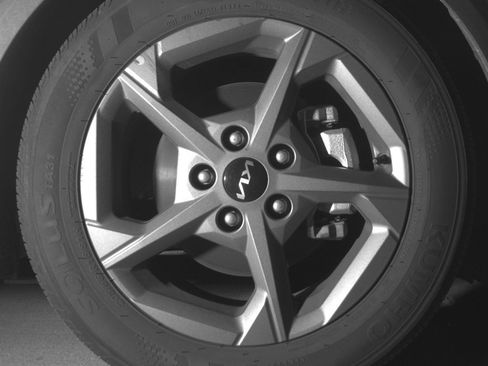 Used 2025 Kia K4 LXS image 13