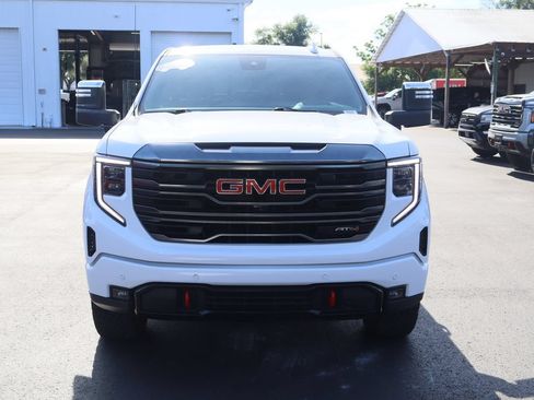 Used 2024 GMC Sierra 1500 AT4 w/ Technology Package AWD/4WD image 4