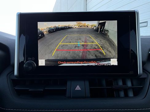 Used 2025 Toyota RAV4 XLE image 32