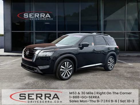 Used 2022 Nissan Pathfinder Platinum AWD/4WD image 1