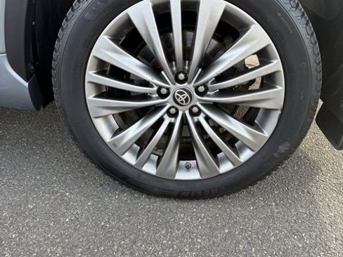 Certified 2021 Toyota Highlander Platinum image 12