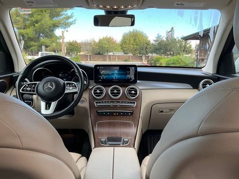 Used 2021 Mercedes-Benz GLC 300 image 26