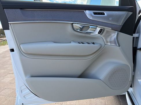 New 2026 Volvo XC90 T8 Ultra w/ Lounge Package AWD/4WD image 18