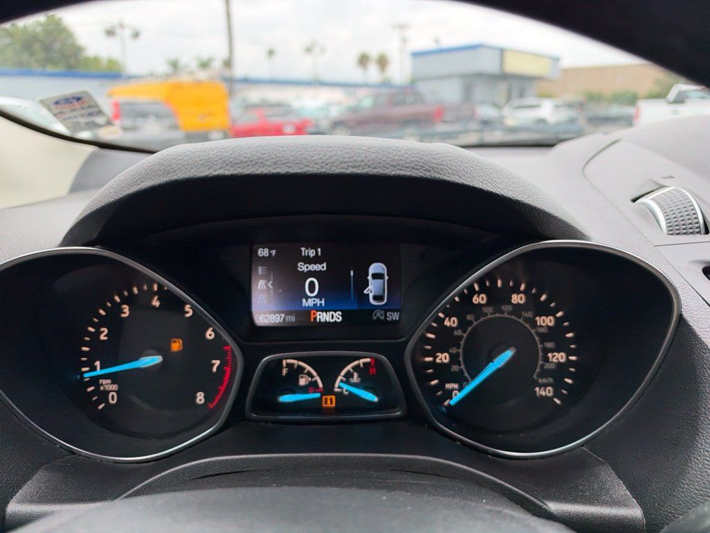 Used 2018 Ford Escape Titanium w/ Ford Safe & Smart Package FWD image 14