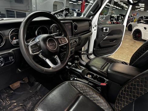 Used 2023 Jeep Gladiator Overland AWD/4WD image 32