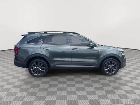Used 2021 Kia Sorento EX w/ EX AWD X-Line Package image 17