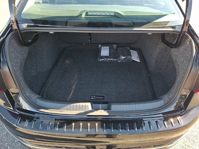 Used 2026 Volkswagen Jetta SEL FWD image 29