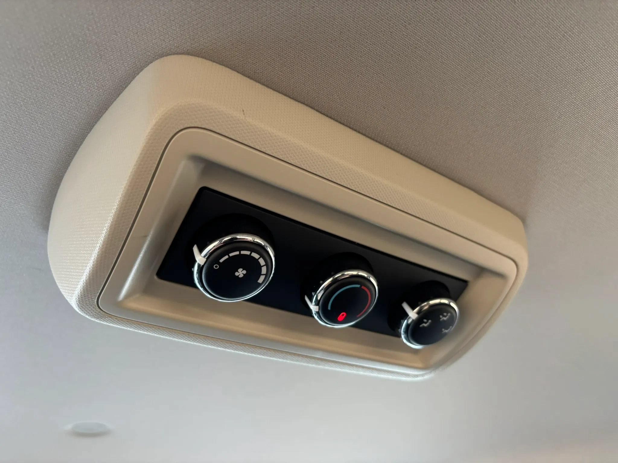 Used 2019 Dodge Grand Caravan SE w/ UConnect Hands-Free Group FWD image 48