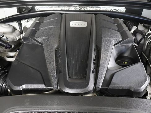 Used 2023 Porsche Macan S AWD/4WD image 19