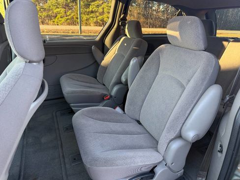 Used 2003 Dodge Grand Caravan Sport image 2