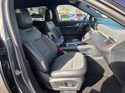 New 2026 Ford Explorer ST-Line w/ ST-Line Street Pack image 28