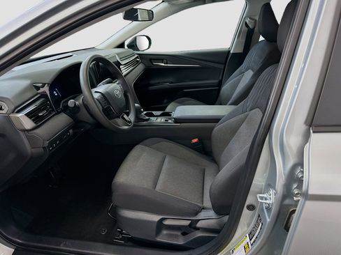 Used 2025 Toyota Camry LE image 13