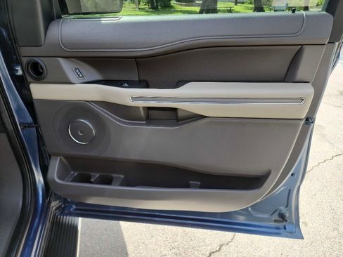 Used 2019 Ford Expedition XLT w/ Equipment Group 202A RWD image 40