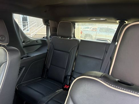Used 2024 Chevrolet Tahoe Premier RWD image 12