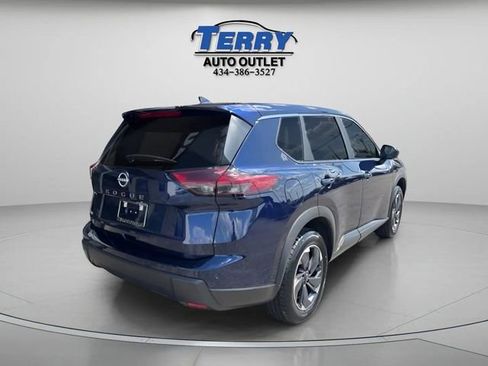 Used 2025 Nissan Rogue SV FWD image 4