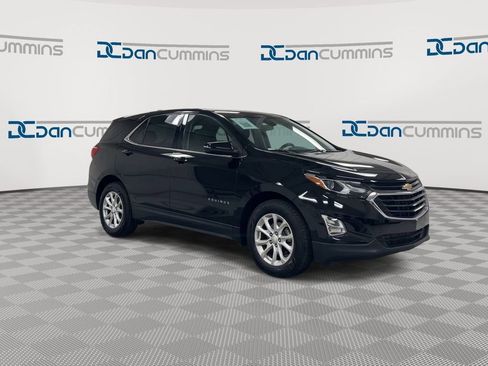Used 2018 Chevrolet Equinox LT FWD image 2